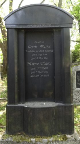 2025-04-22_#202_Marx Grabstein #202a